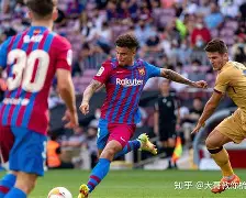 包含法兰克福踢出大胜背后的秘诀，球场表现亮眼的词条